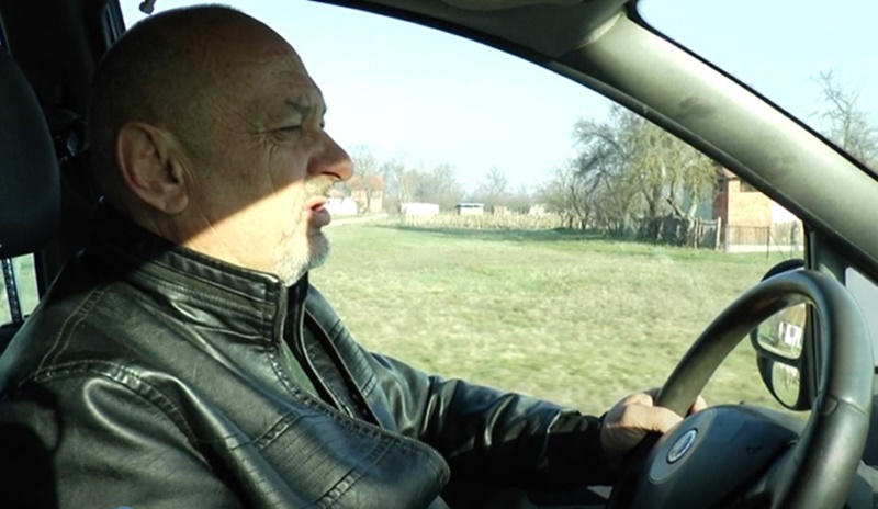 Дејан је омиљени таксиста деце са инвалидитетом, а њиховим родитељима значајна подршка 